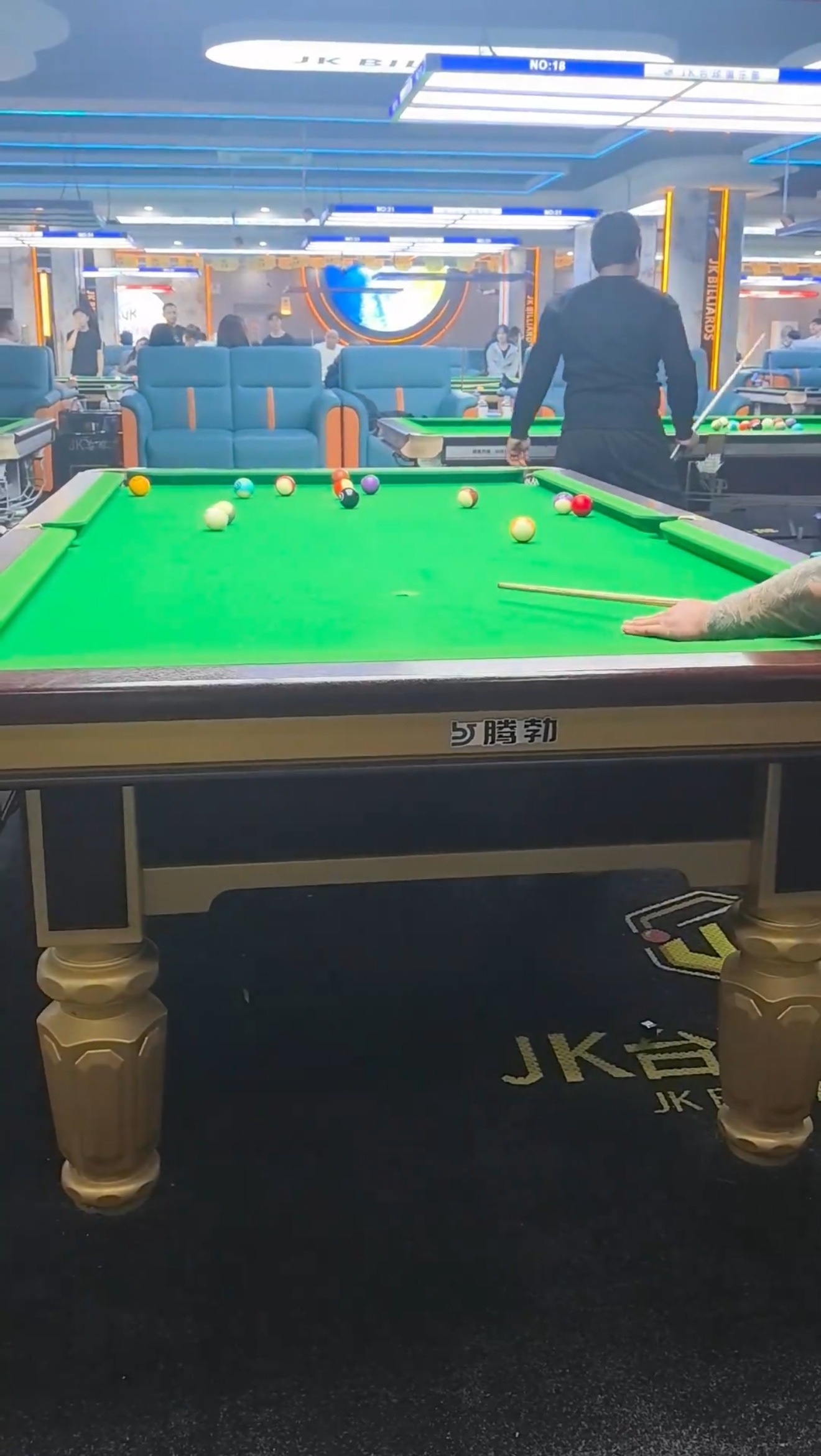 昨晚玩很晚……困……