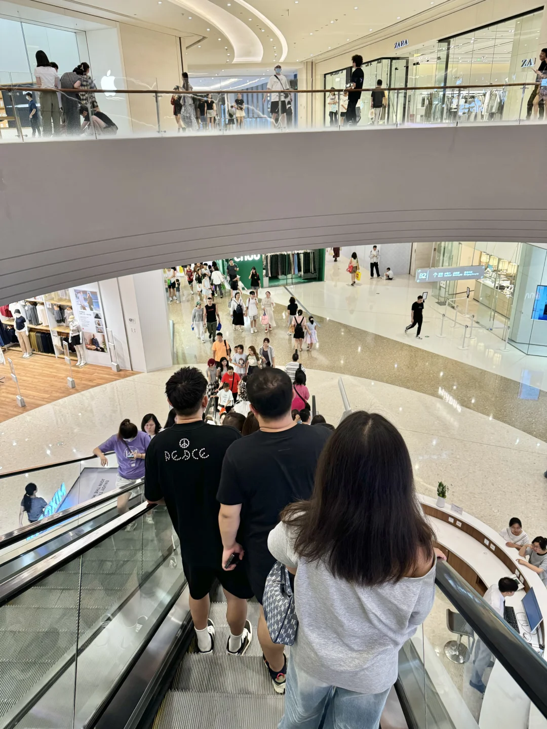 青岛万象城！！！服装5️⃣折！！！只有这两天。。。