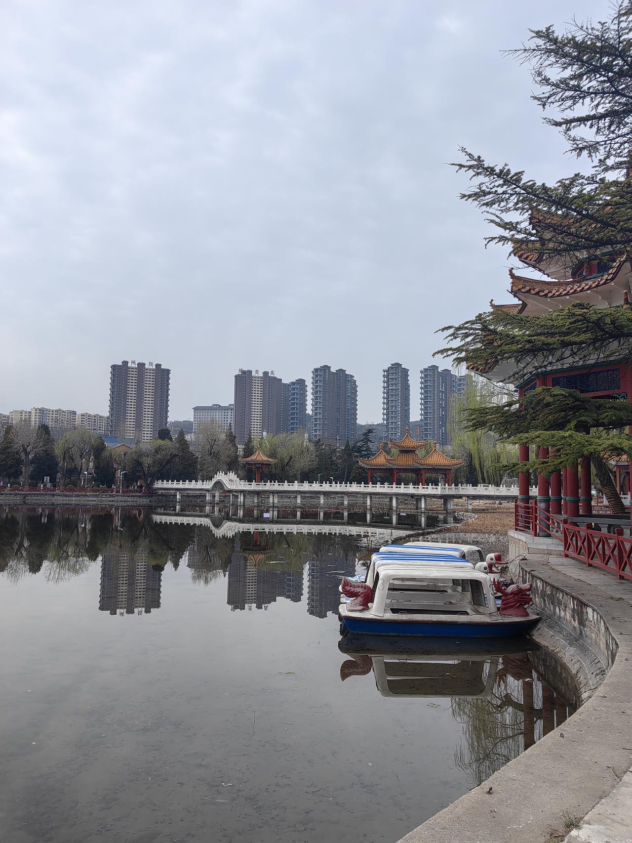 一个世界杯比赛，硬是要被搞黄了，人家是去美国比赛足球，又不是去旅游，凭啥每个人交