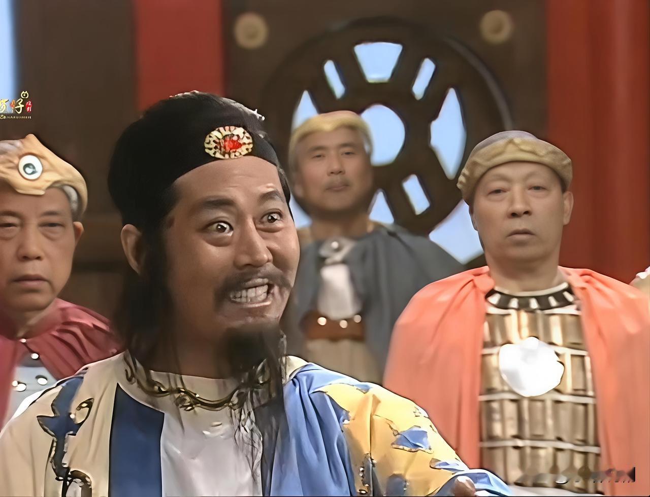 ，他面容温润，面如满月，眉目清朗，头戴文士冠，身着青色官袍，腰束角带，足踏皂靴，