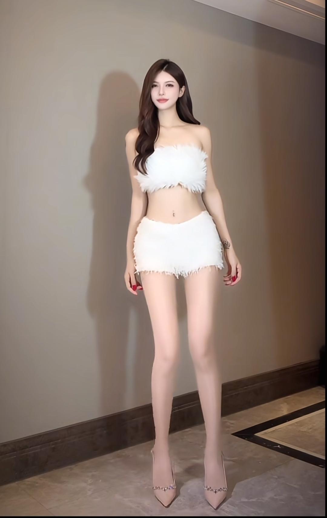 性感和甜美可以同时兼具吗？今日特享气质女神周末私密穿搭鉴赏：温柔性感风穿搭