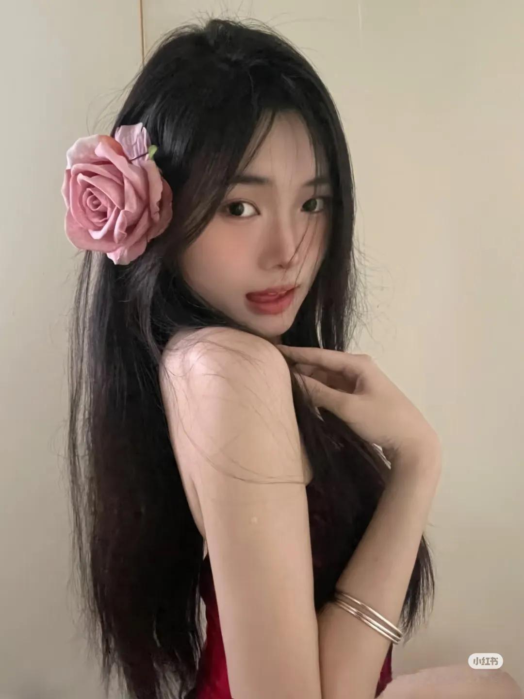 话说大马近几年就推出了许多样靓身材正，气质也相当不错的新晋博主，而yy就是其中之