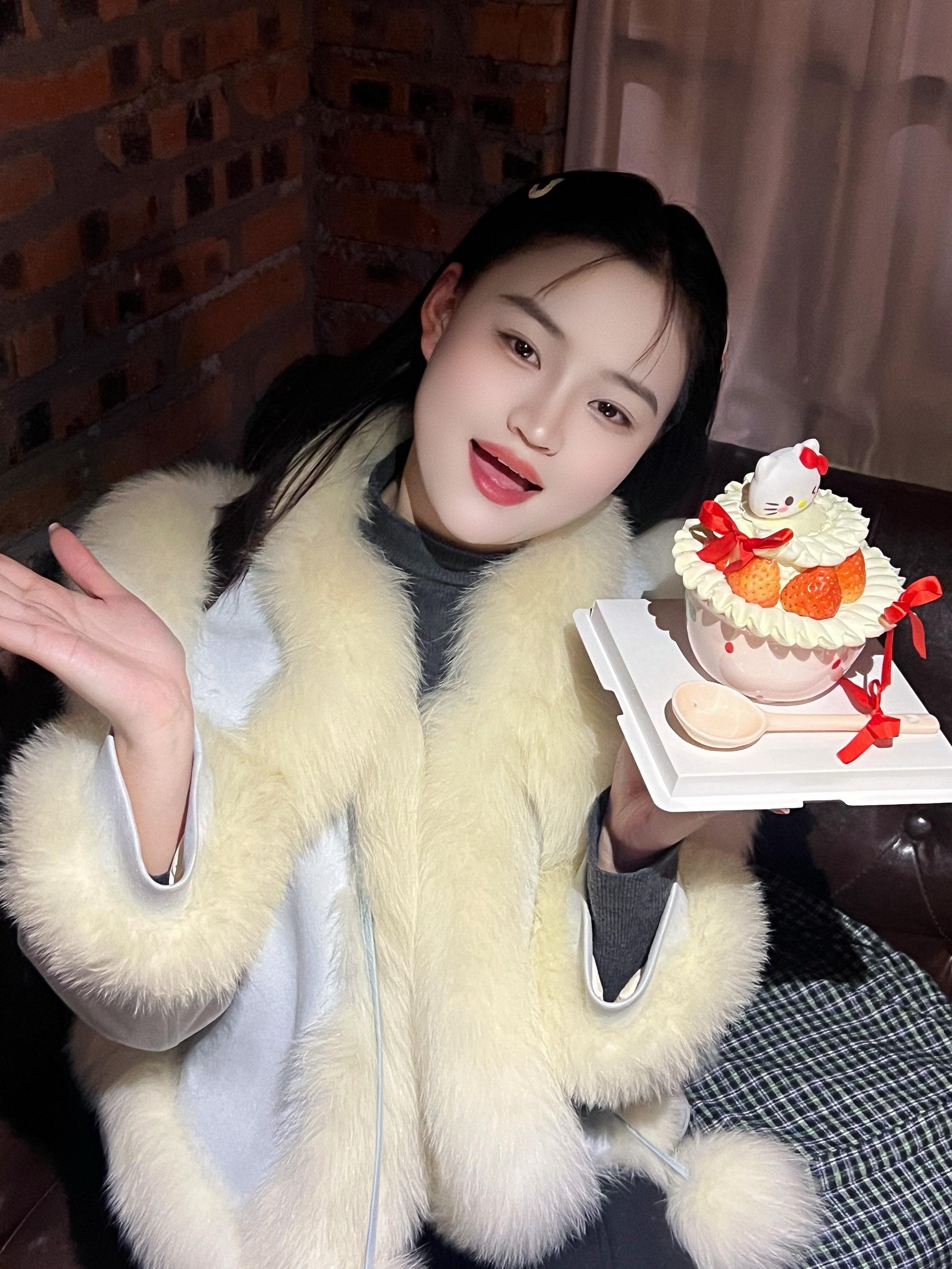 盼自己好  盼自己顺  盼自己多金  盼自己人生路上越来越稳当