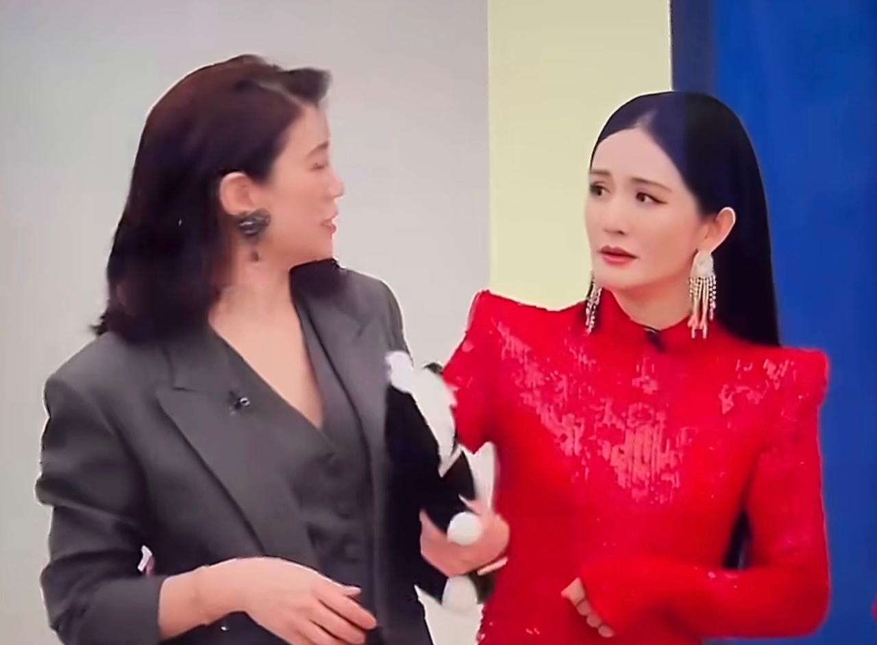 浪姐直播怎么都在骂谢娜，

要我说这没有谢娜控场

这直播气氛都起不来

谢娜拉