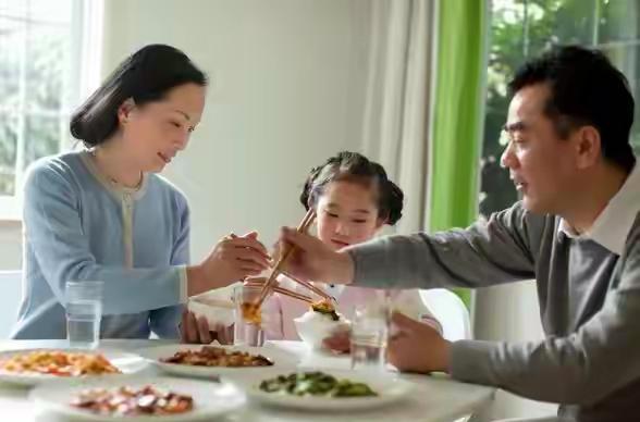 1800万“老漂族”背井离乡进城带娃，结果六成家庭每天都在因为育儿观念上演“全武