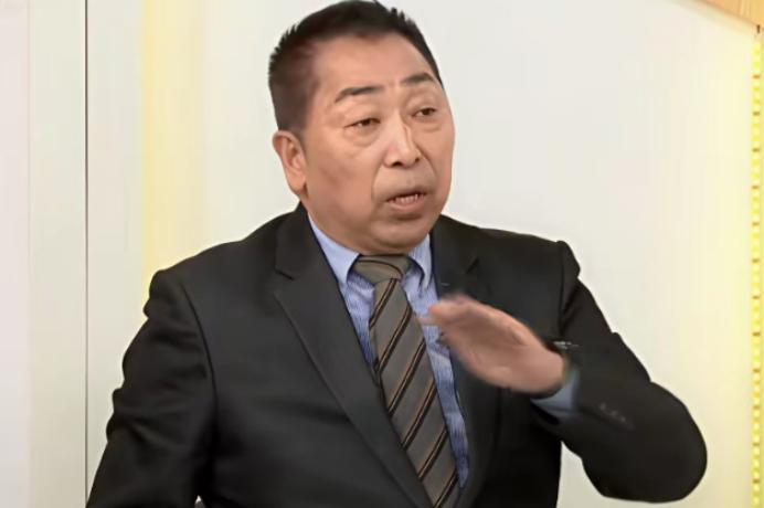 台湾名嘴唐湘龙说：“中国和美国基本上是地球的两面，直线距离约一万四千公里。现在如