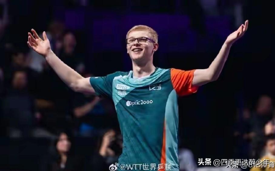 澳门世界杯男单小组赛第二轮：
费利克斯勒布伦VS冯翊新。
第一局费利克斯勒布伦开