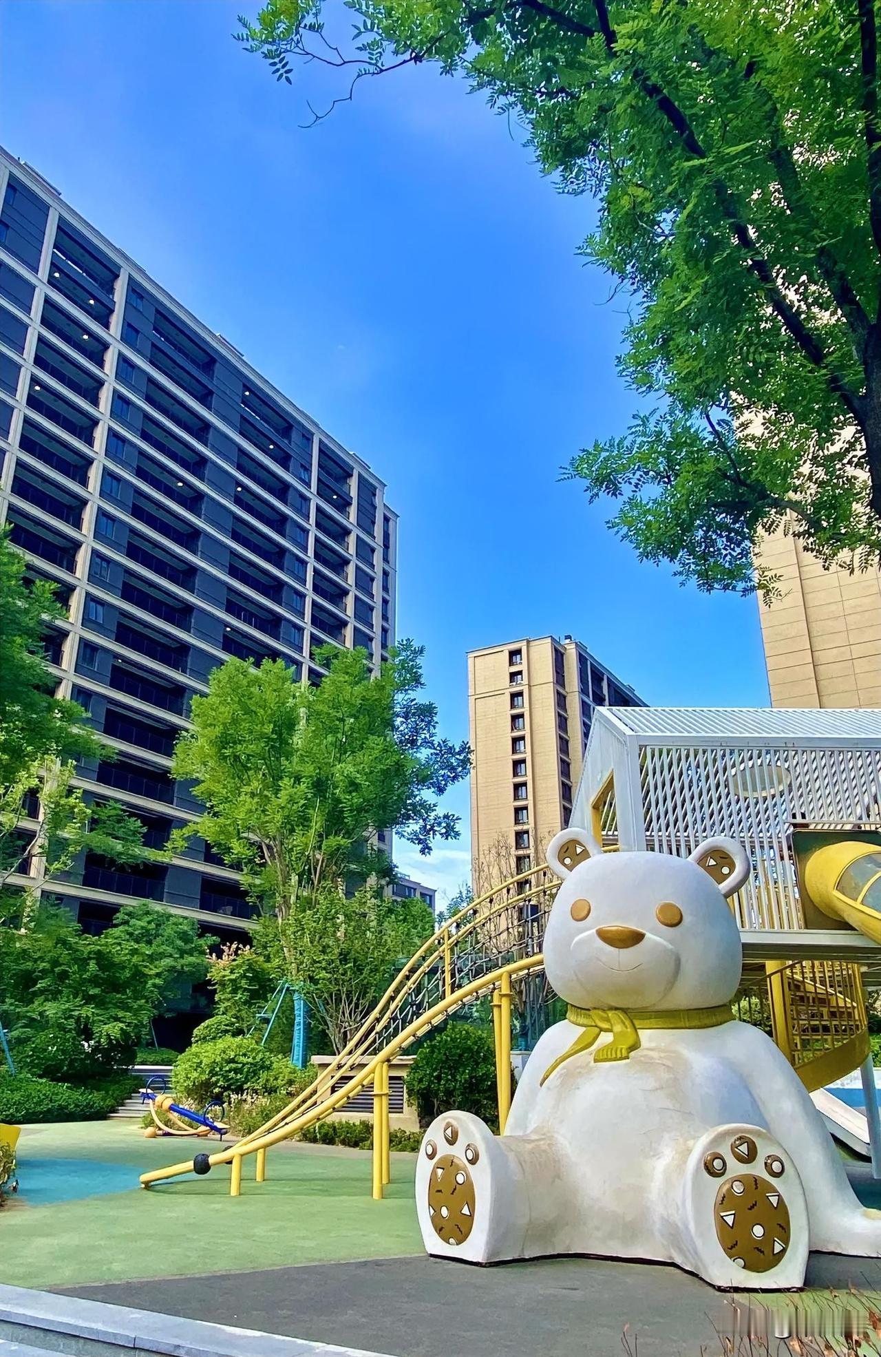 房地产市场的出路在哪里？
我卖房子快15年了，现在能明显感觉出来，像以前那种高周