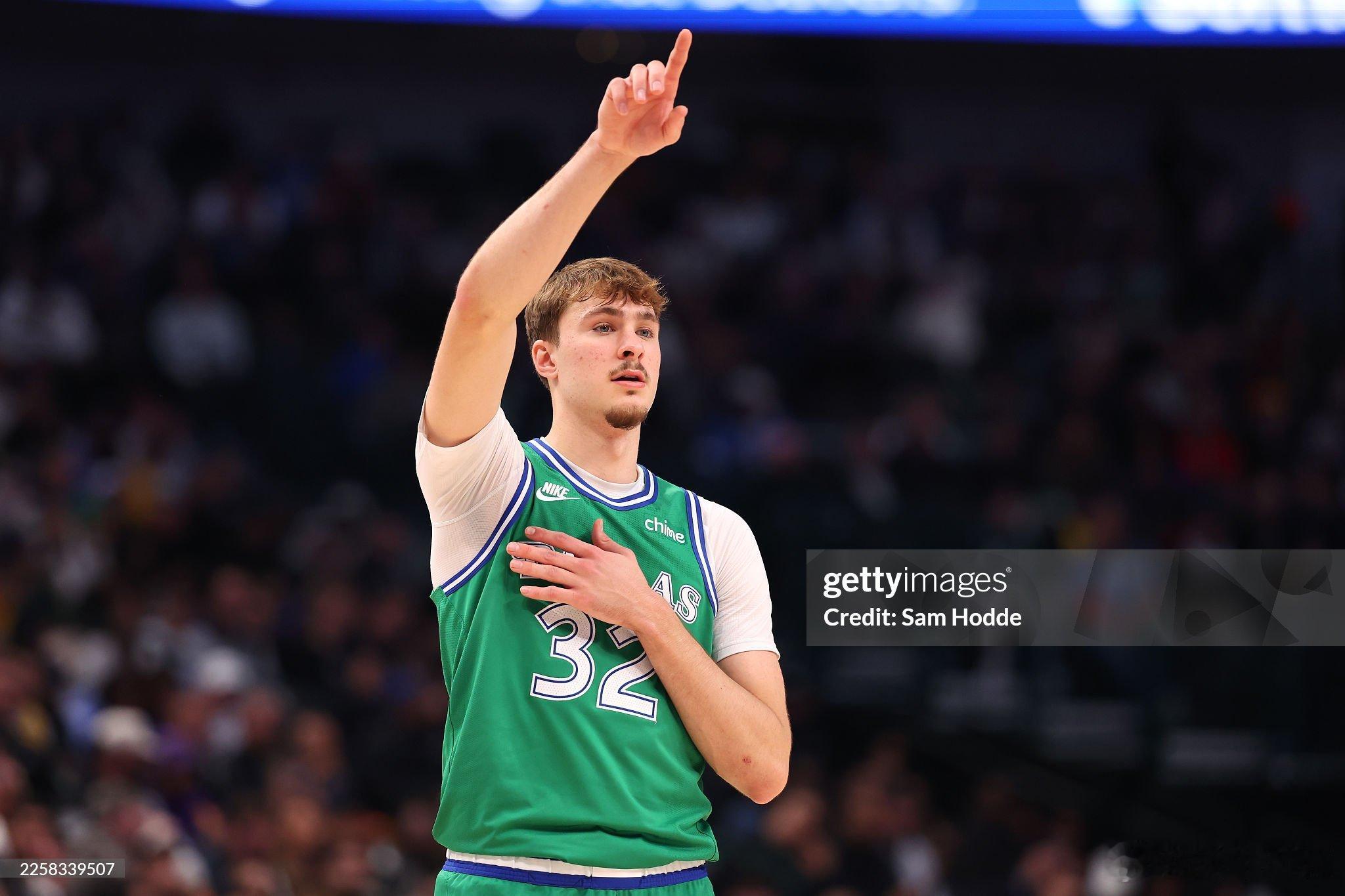 MFFL 弗拉格接受采访。“入选全明星新秀赛，这份荣誉意义非凡，我心怀感恩，也倍