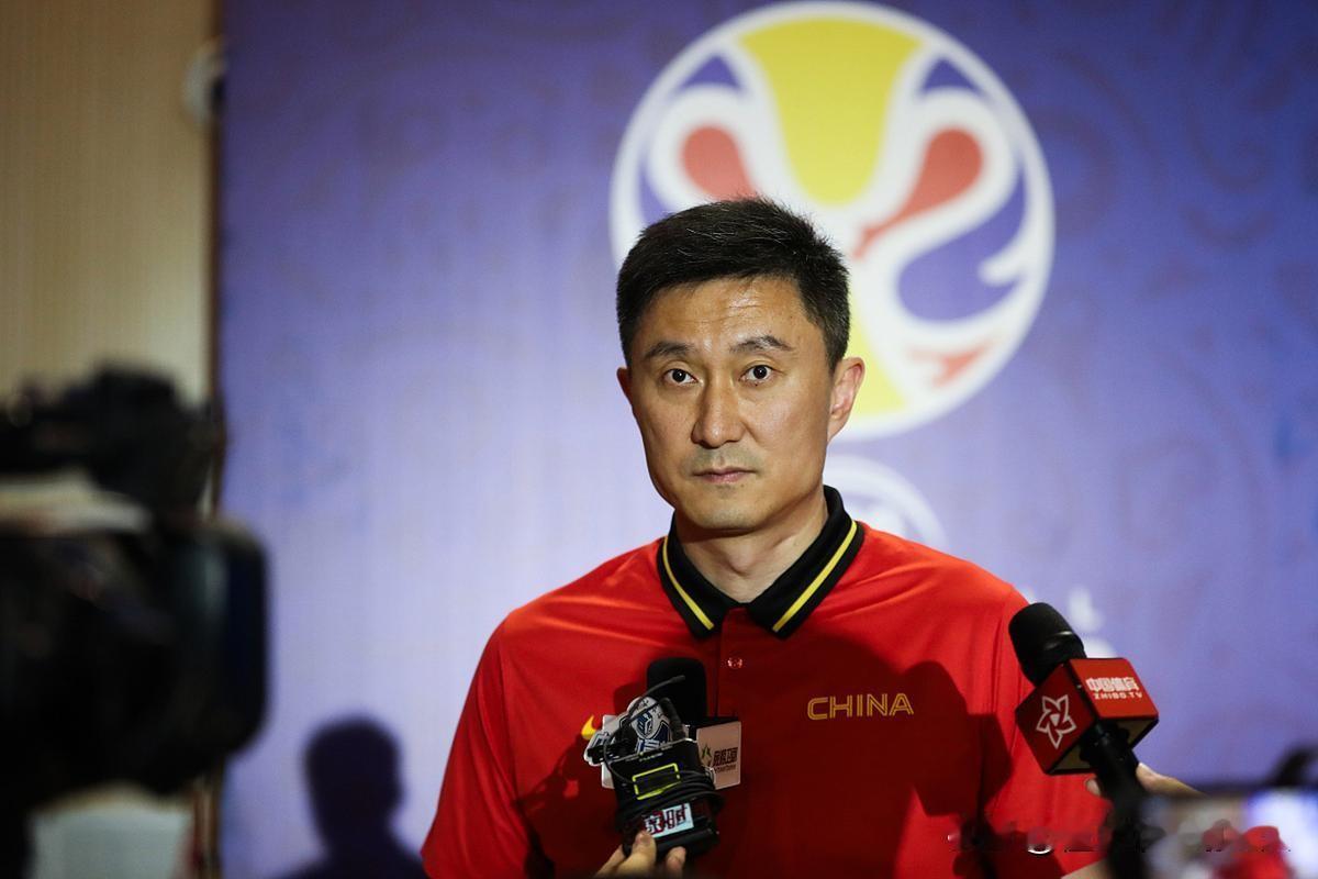杜锋获空档期，男篮换帅迎来最优解，与杨鸣搭档，堪称国家队黄金组合，有望改写中国男