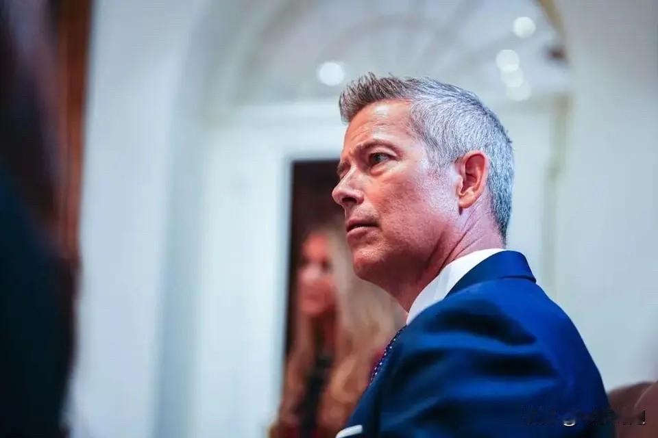 就在刚刚，

美国航天局突然宣布！

​10月26日财联社电，美国航天局代理局长