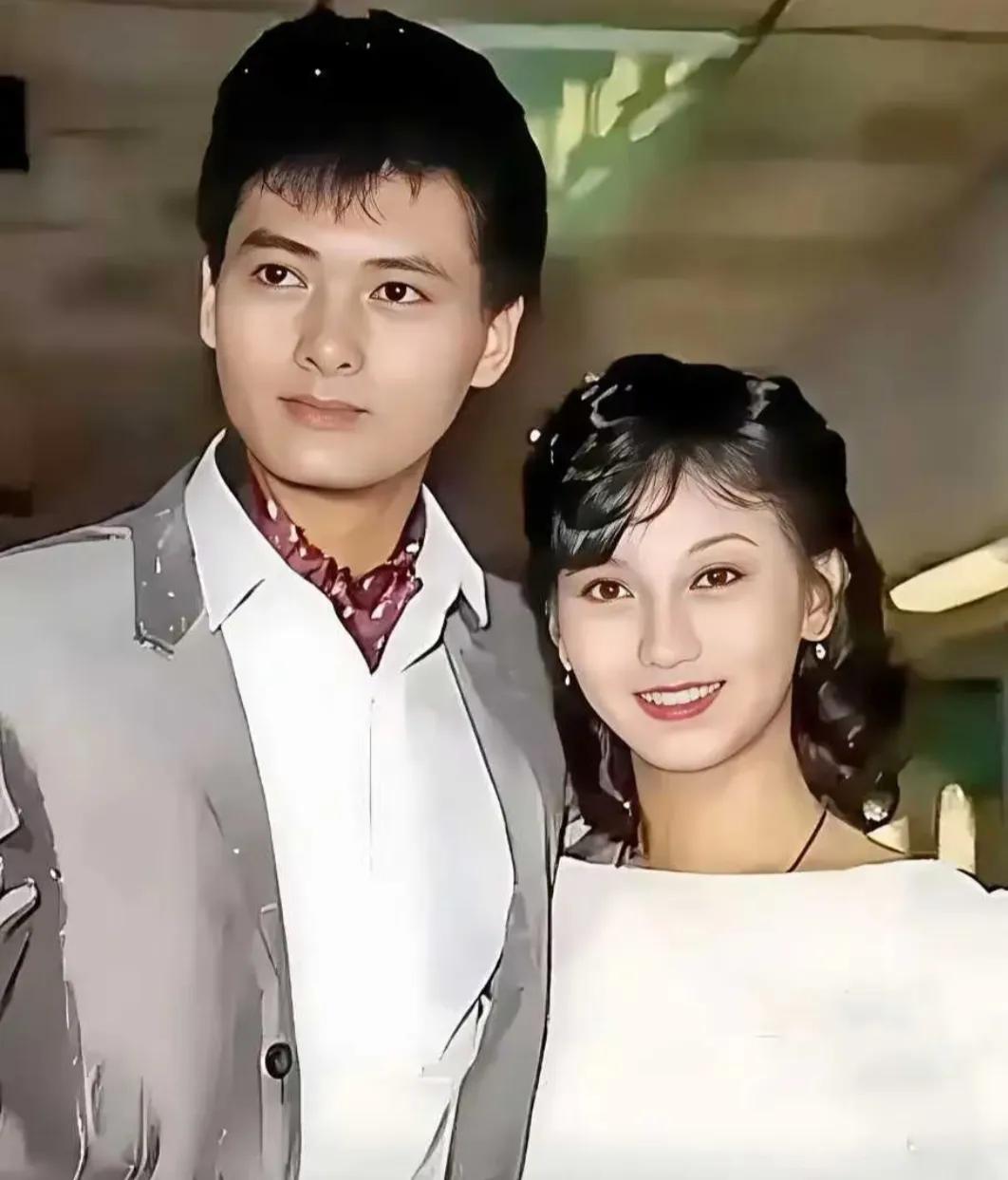 赵雅芝和周润发年轻的时候，一个帅，一个美，一对壁人，可惜没有成为夫妻