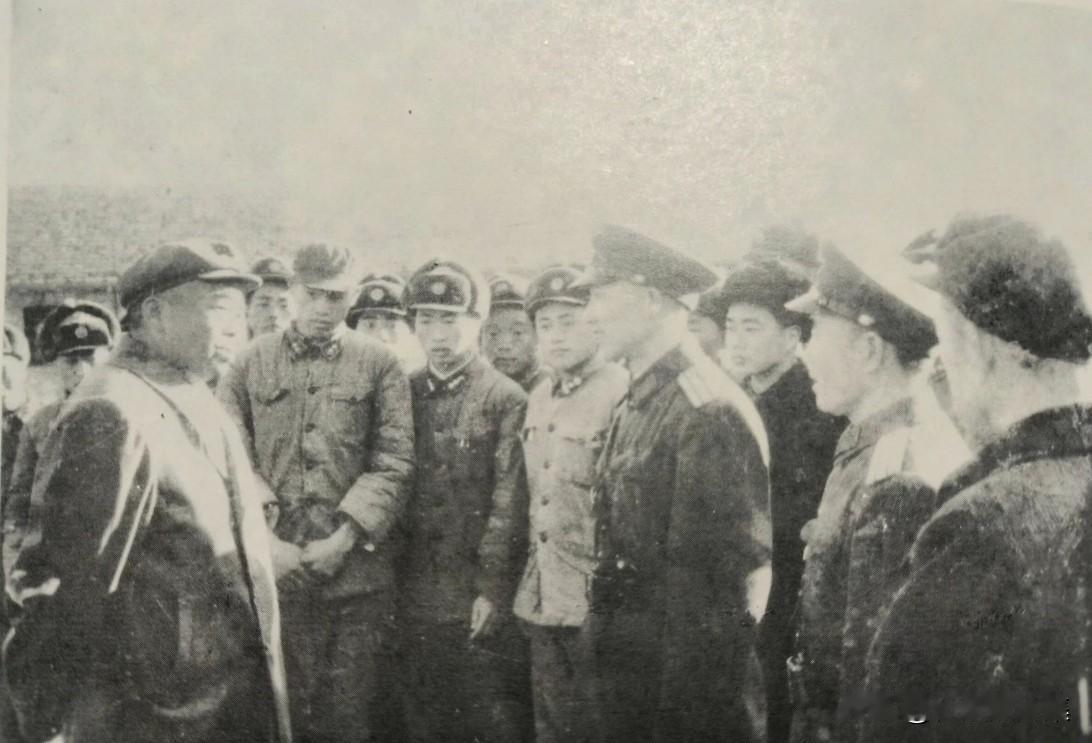 1957年2-4月，彭德怀率工作组赴华东沿海地区（包括南京、上海、舟山等地）视察