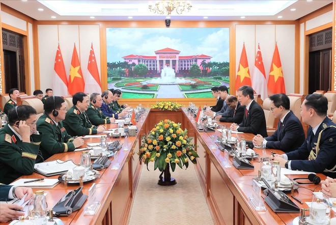 潘文江在越南国防部总部会见新加坡防长陈振声

越南和新加坡均为东盟的重要成员国，