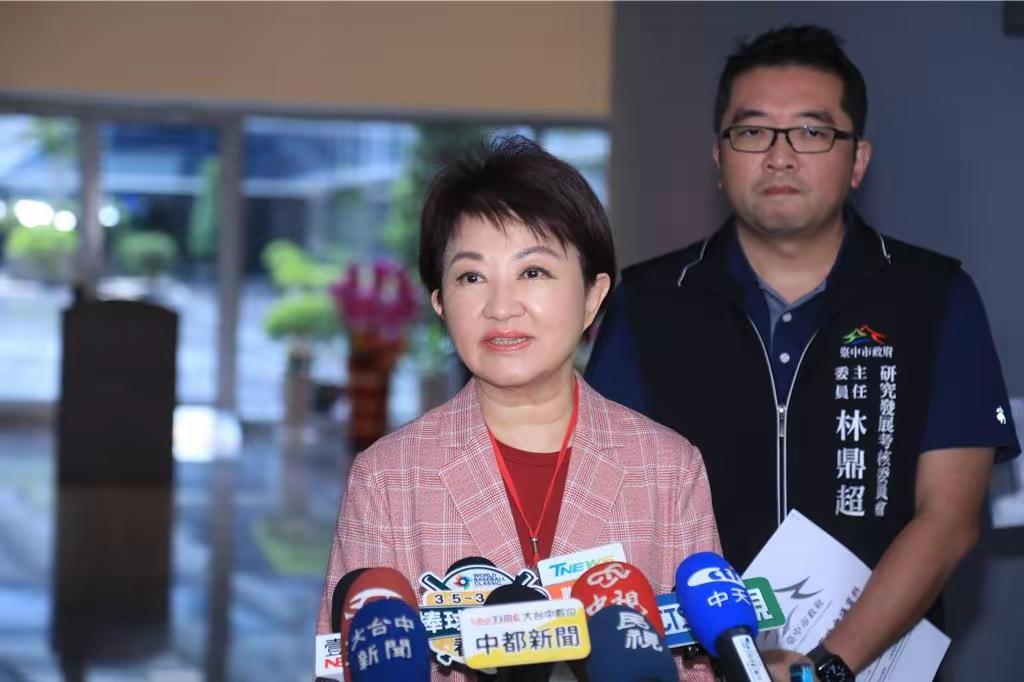 卢秀燕又遭郑丽文打脸！

卢秀燕这次为了访美，可以说想为自己的2028参选冲一把