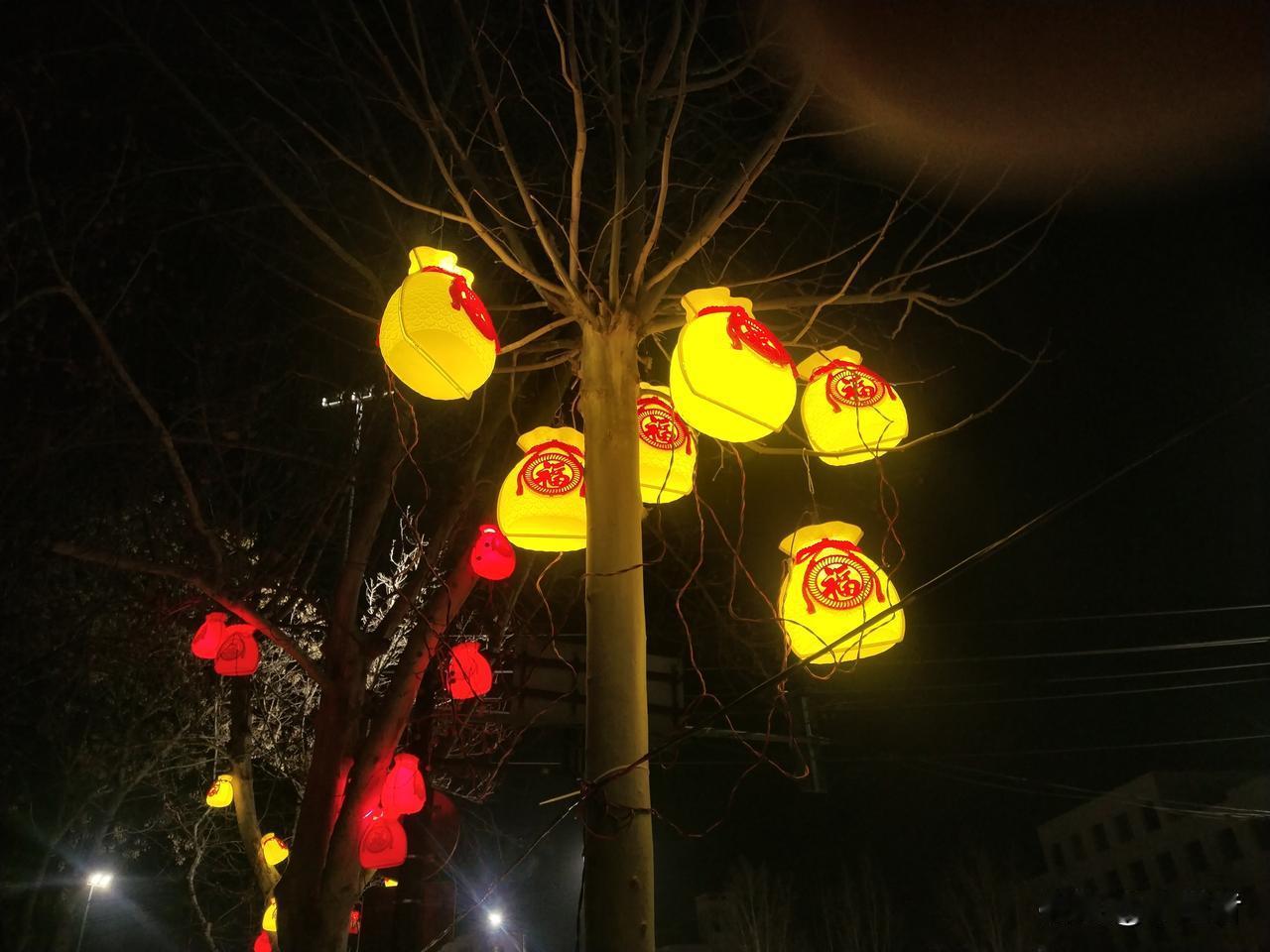 不管有钱没有钱，大家都要过新年！恭祝大家马年好运来，发大财！！