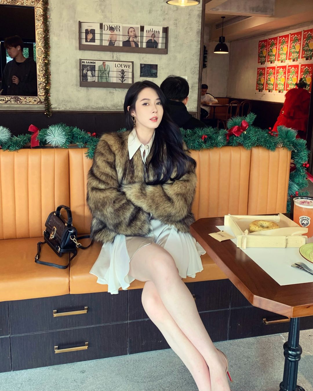 老婆 有什么不懂的可以吻我