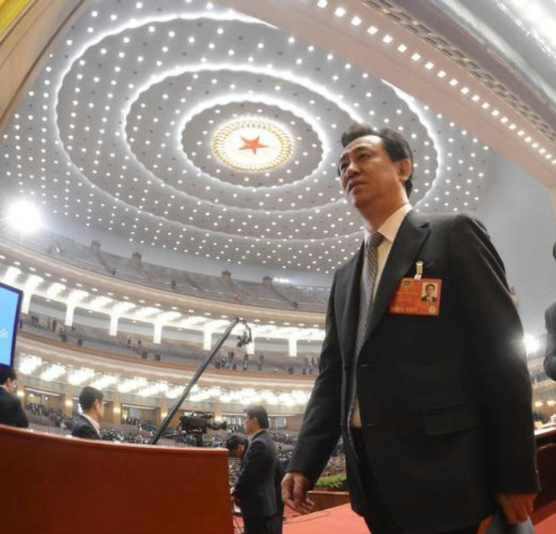 许家印这张照片拍的好，摄影师还是下功夫了！[赞] ​ ​​​