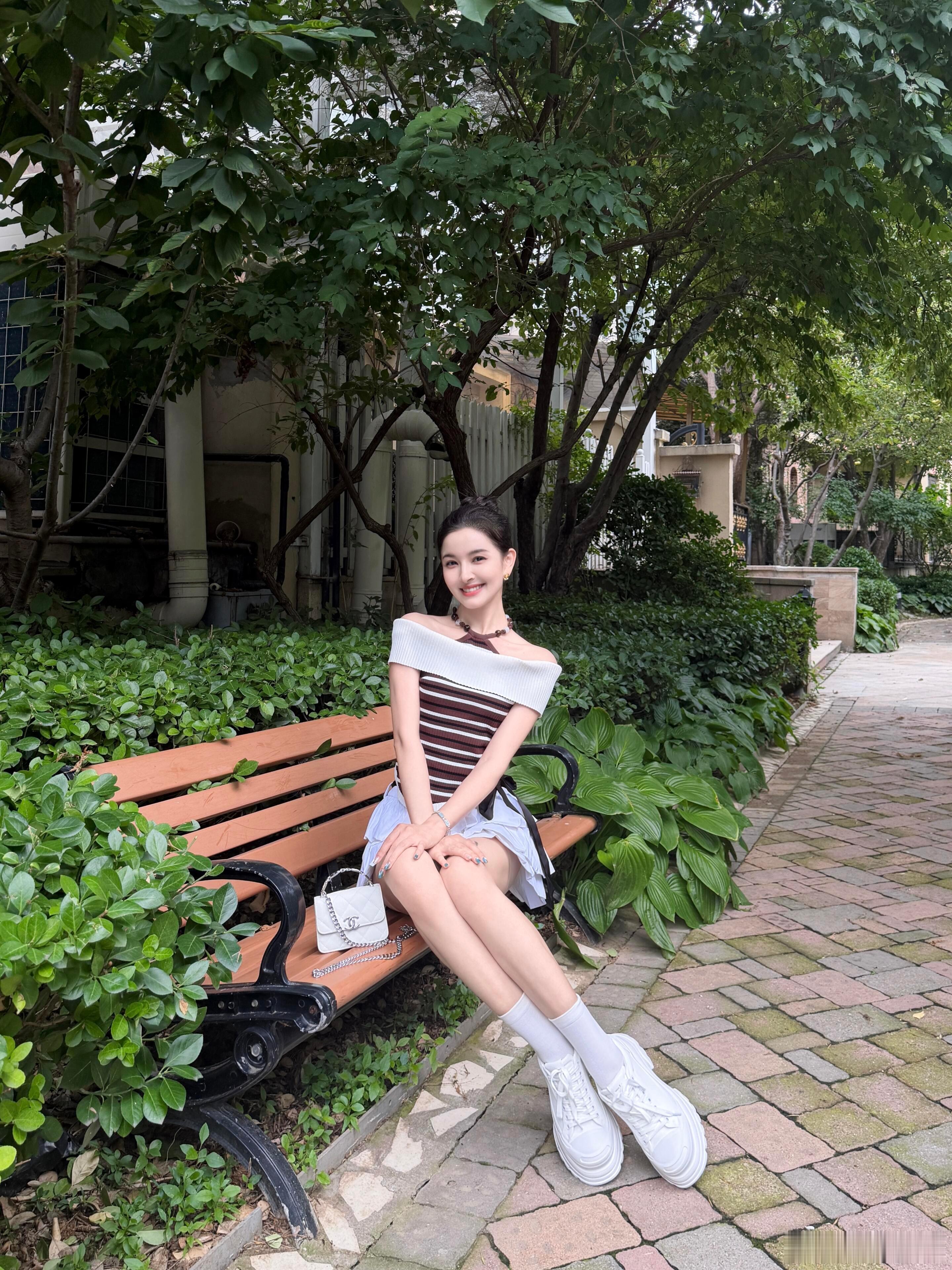 张雪菡今日ootd 