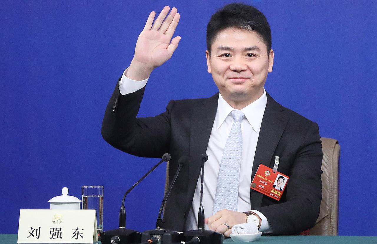 京东的员工总数竟然达到了90万！这个数字确实远超一般认知——不是9万，而是整整9