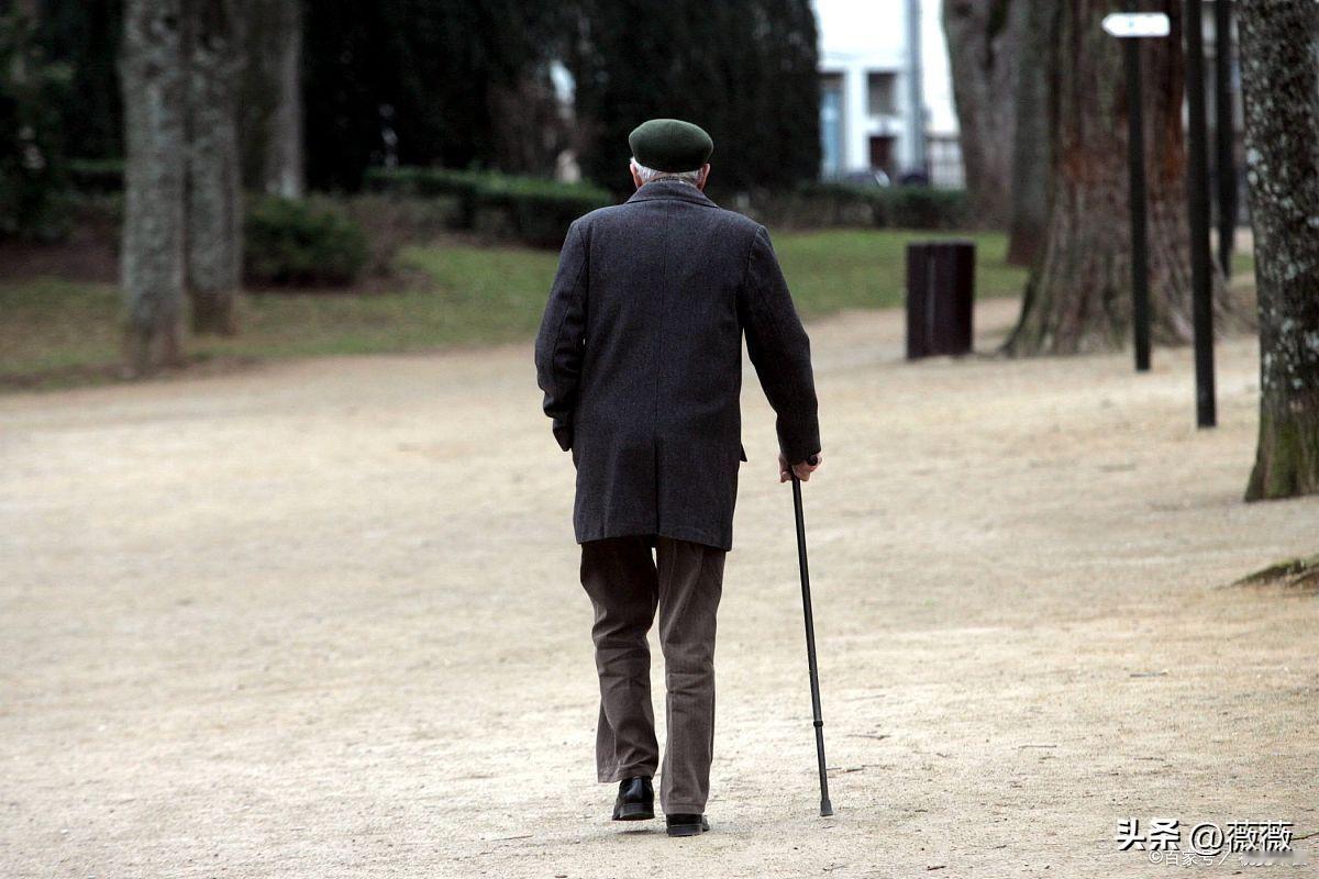 一段非常现实的话：“下等人深情，中等人薄情，上等人无情。自古以来，成大事之人，必