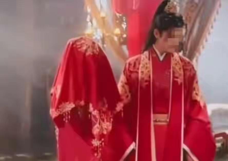 太离谱！《逼锦鲤替嫁活阎王》这短剧因剧情设定惹众怒被下架。让11岁女童演替嫁新娘