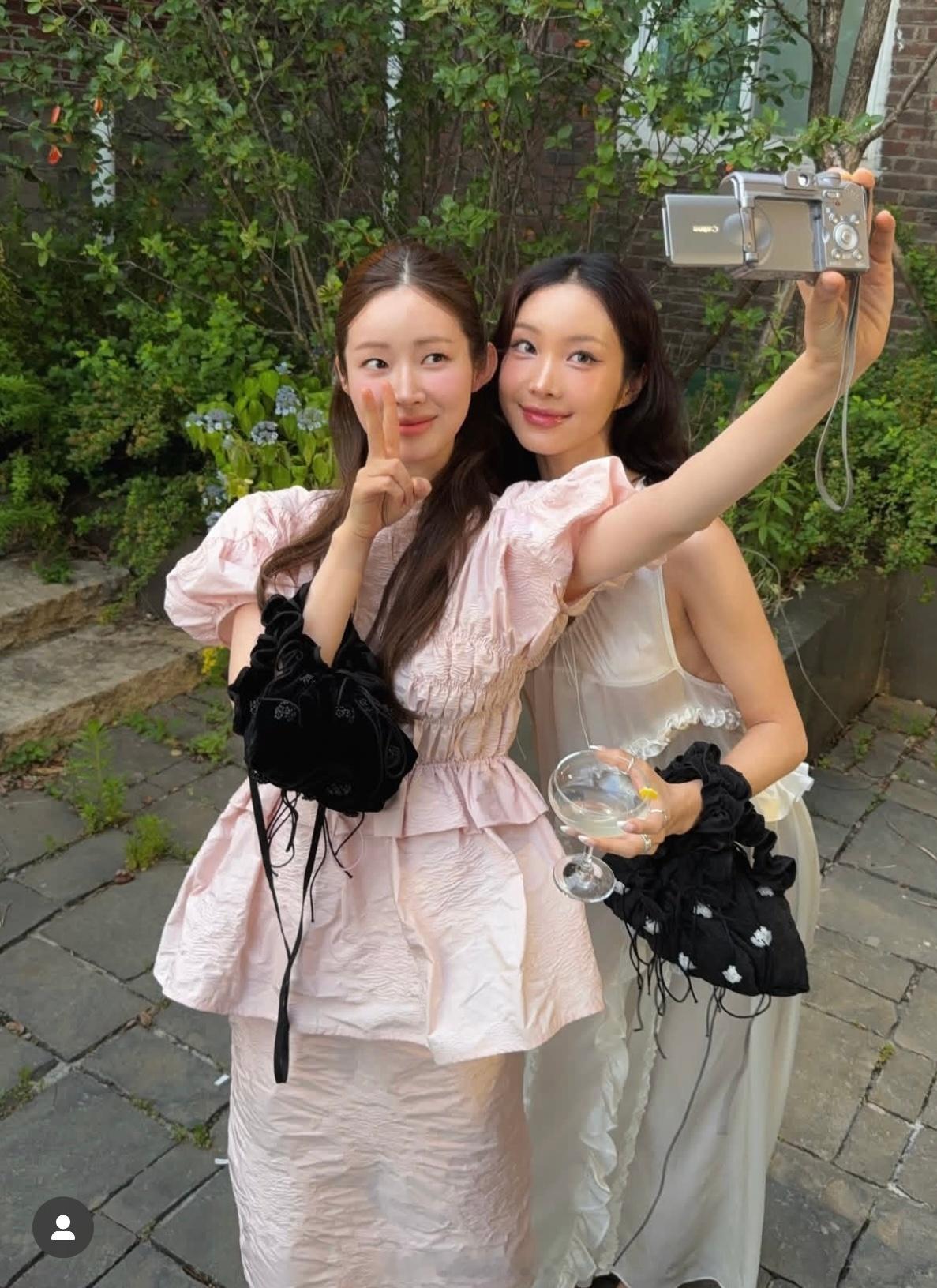 穿搭分享 连续更新第2485天韩国时尚女生日常搭配周六🌧️下雨天韩系穿搭超能新