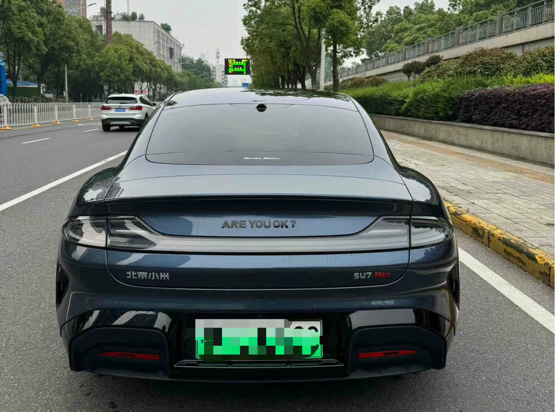 来看一些有意思的车尾贴纸[doge] ​​​