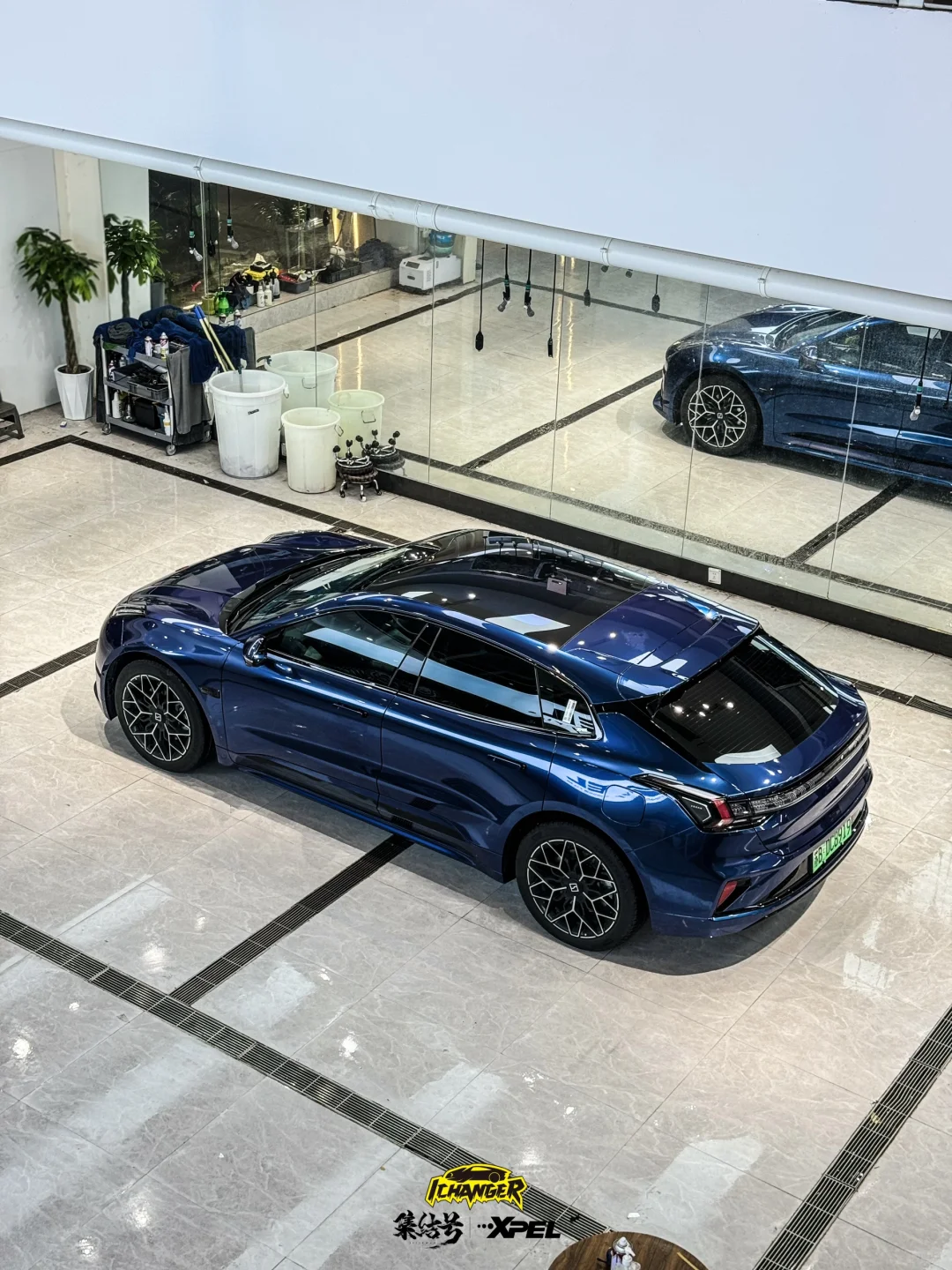 太超前了这次，蓝调金属风的极氪001，帅