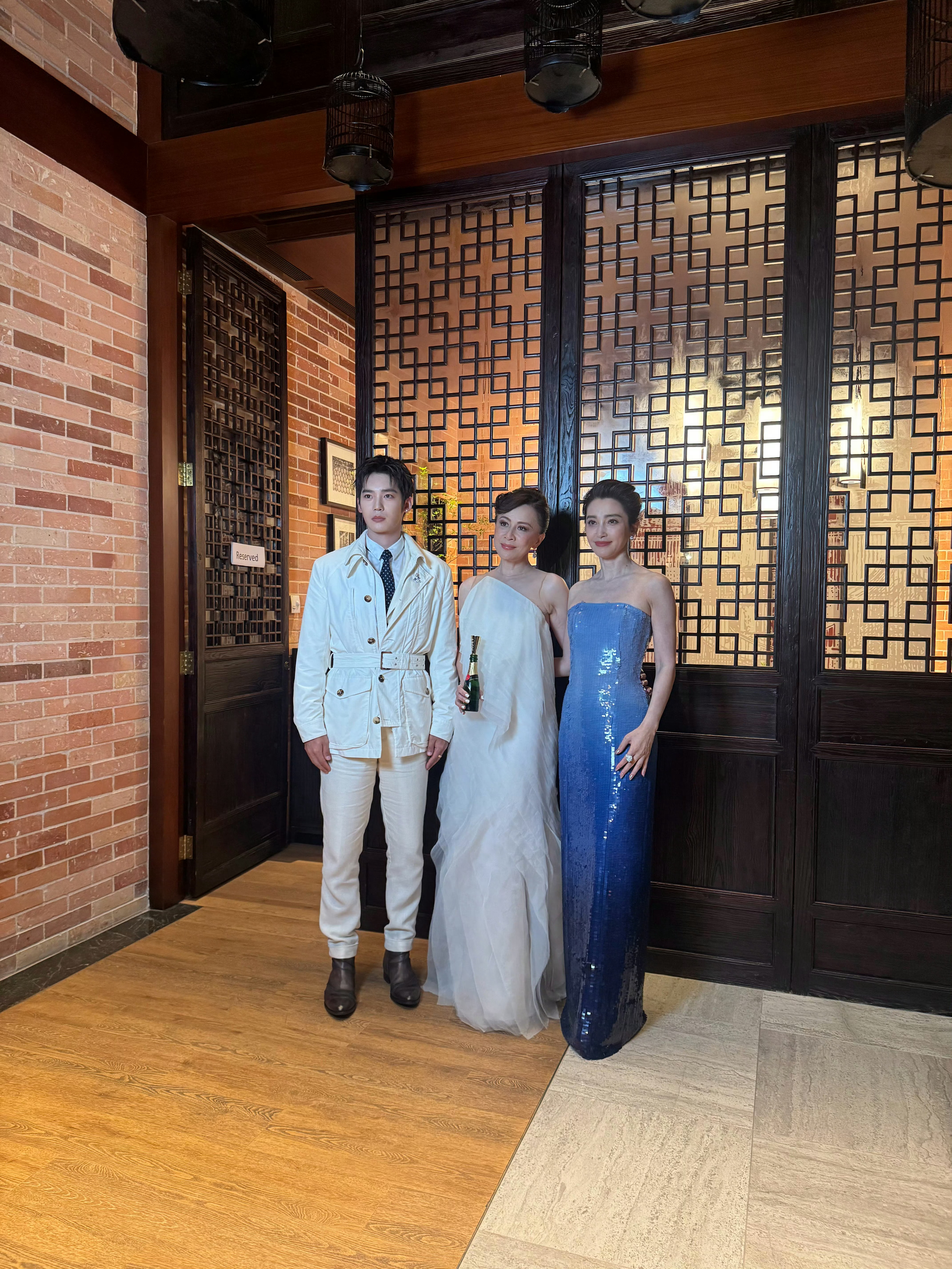 李冰冰刘嘉玲于适合照李冰冰刘嘉玲于适合照🈶李冰冰刘嘉玲于适同框路透 ​​​