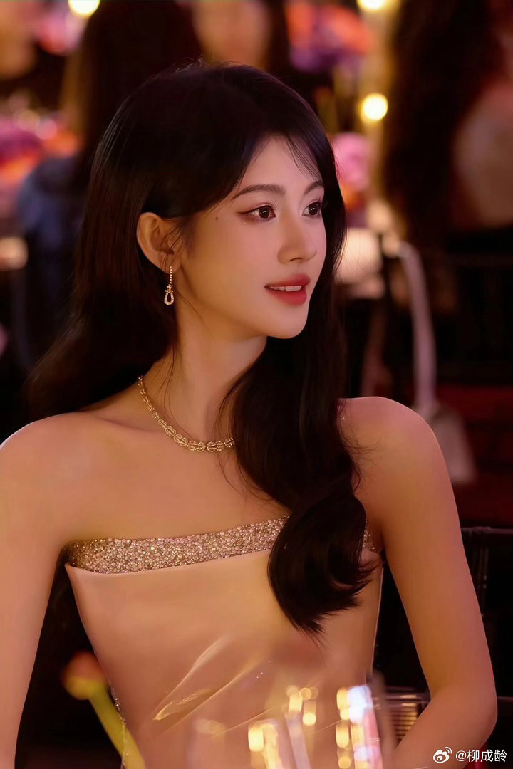 鞠婧祎被实名举报偷税漏税这场“高达88%瞒报率”的实名举报，不仅是经纪契约崩塌后