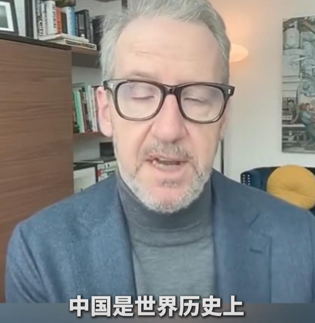 有时候，从对手的言论中，才能知道自己国家有多么伟大！

美国智库专家杰拉尔德·巴