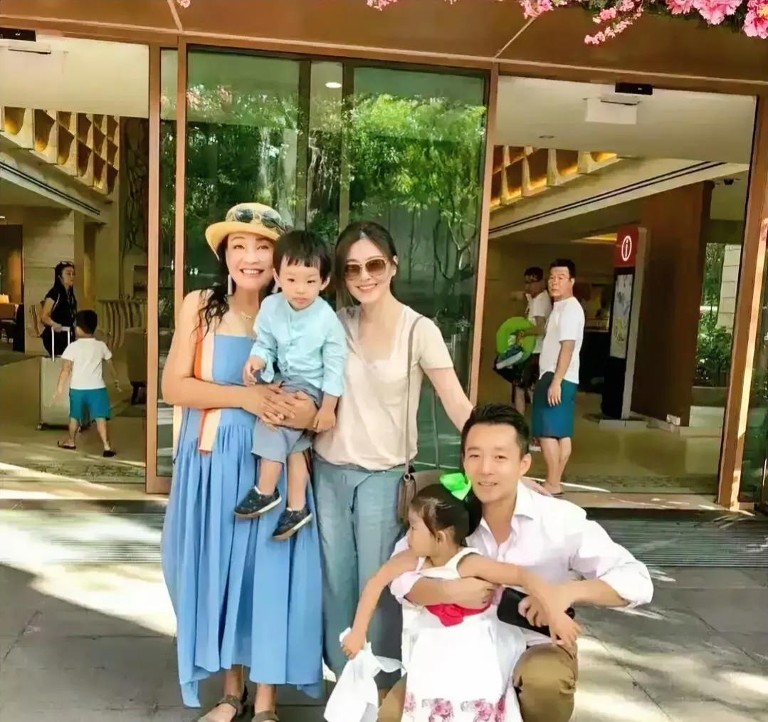 “汪汪队”为期半个月的樱花国旅行就要结束了。


      在这短短十几天的相