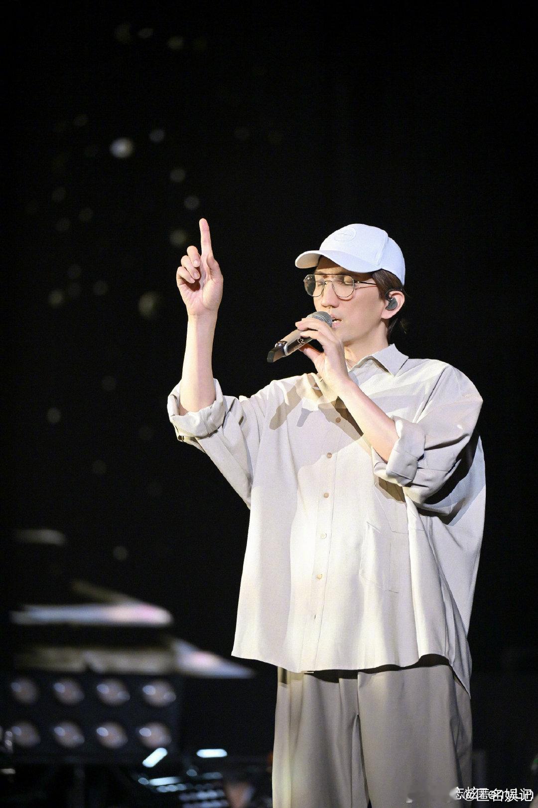 林志炫[超话]林志炫是歌手留下最多单曲的人能在《歌手》留下这么多佳作，足见他的音