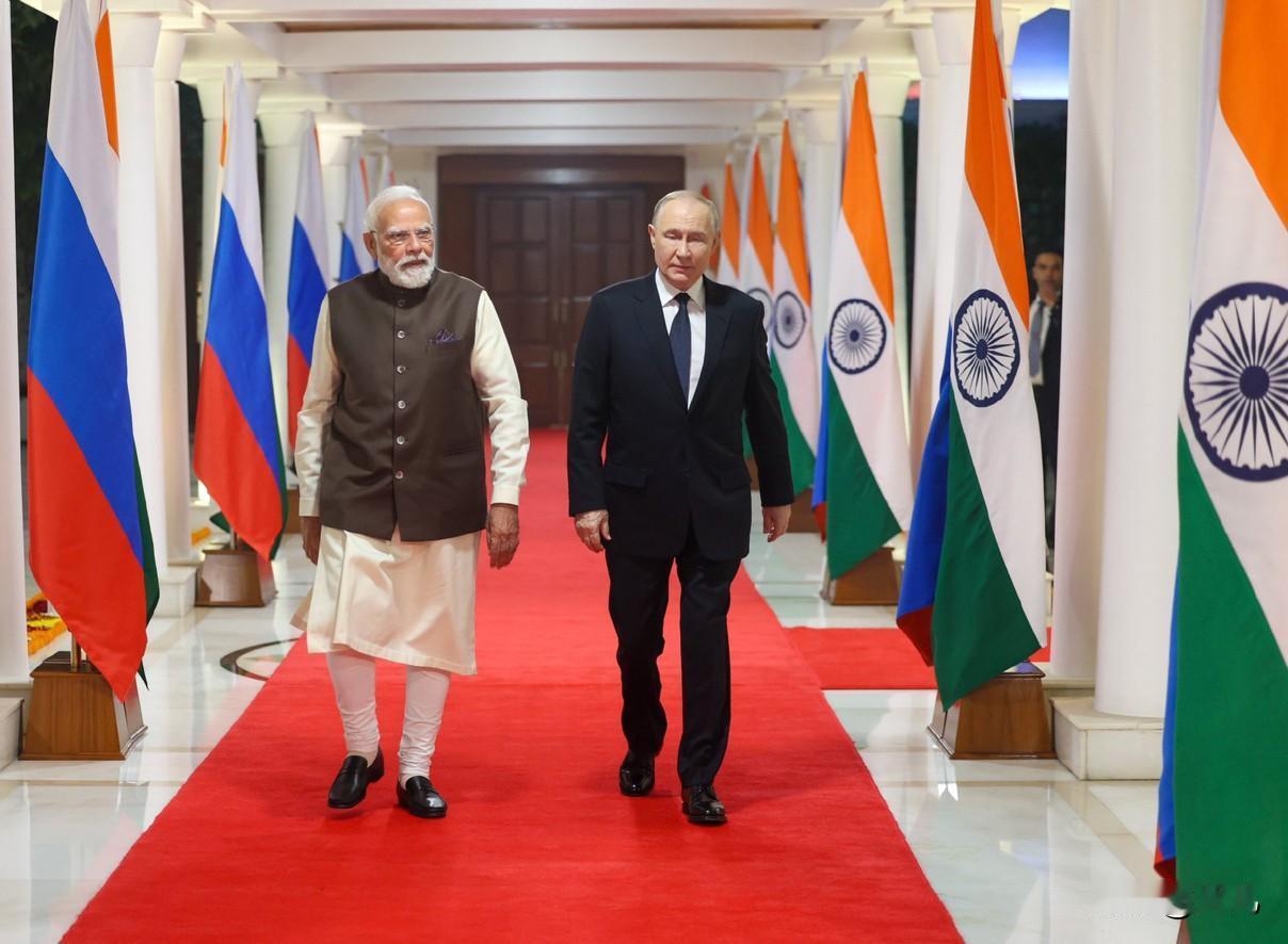 最新消息！普京告诉莫迪不要怕！感谢印度、点名批评美国，强调印度有权继续购买俄罗斯