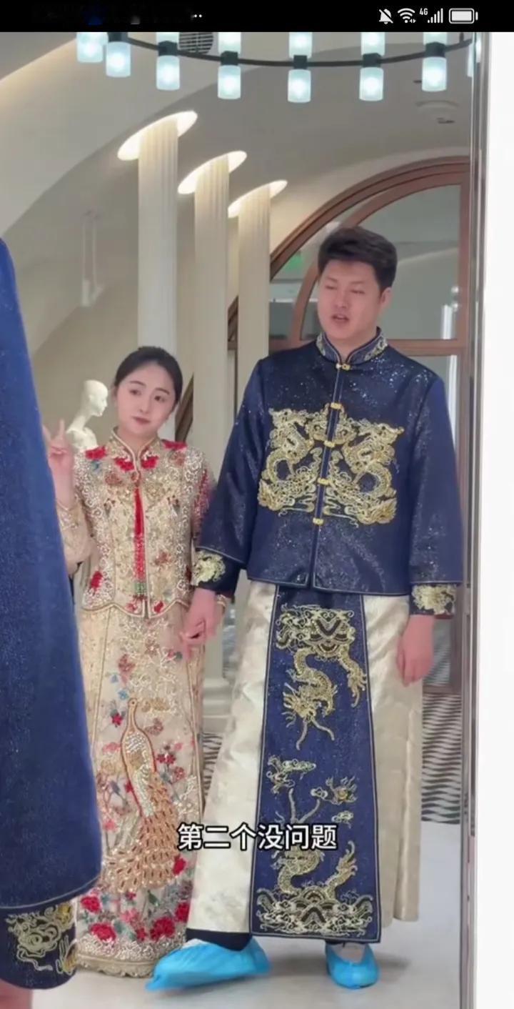 理解不了这种生了孩子还要补办婚礼的做法。
莫非是为了直播带货炒作？
金龟子的女儿