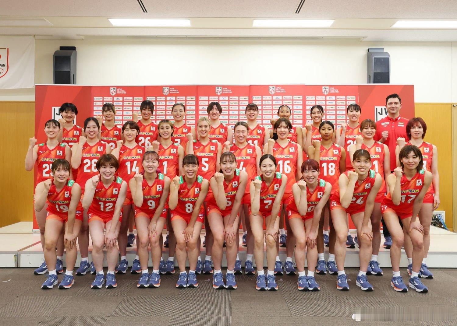 排球 🇯🇵 日本女排主教练费尔哈特·阿克巴什（Ferhat Akbaş）表示