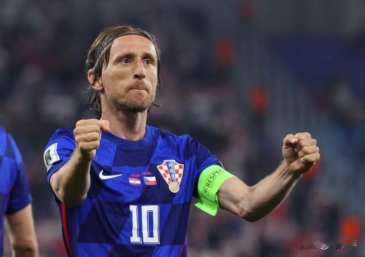 莫德里奇等待C罗！

今晨，克罗地亚3-1击败法罗群岛，提前1轮晋级明年世界杯正