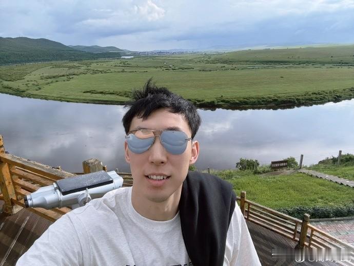 周琦发布社媒，打卡满洲里，评论区沦陷！

近日，周琦游玩满洲里，被这个景色所吸引