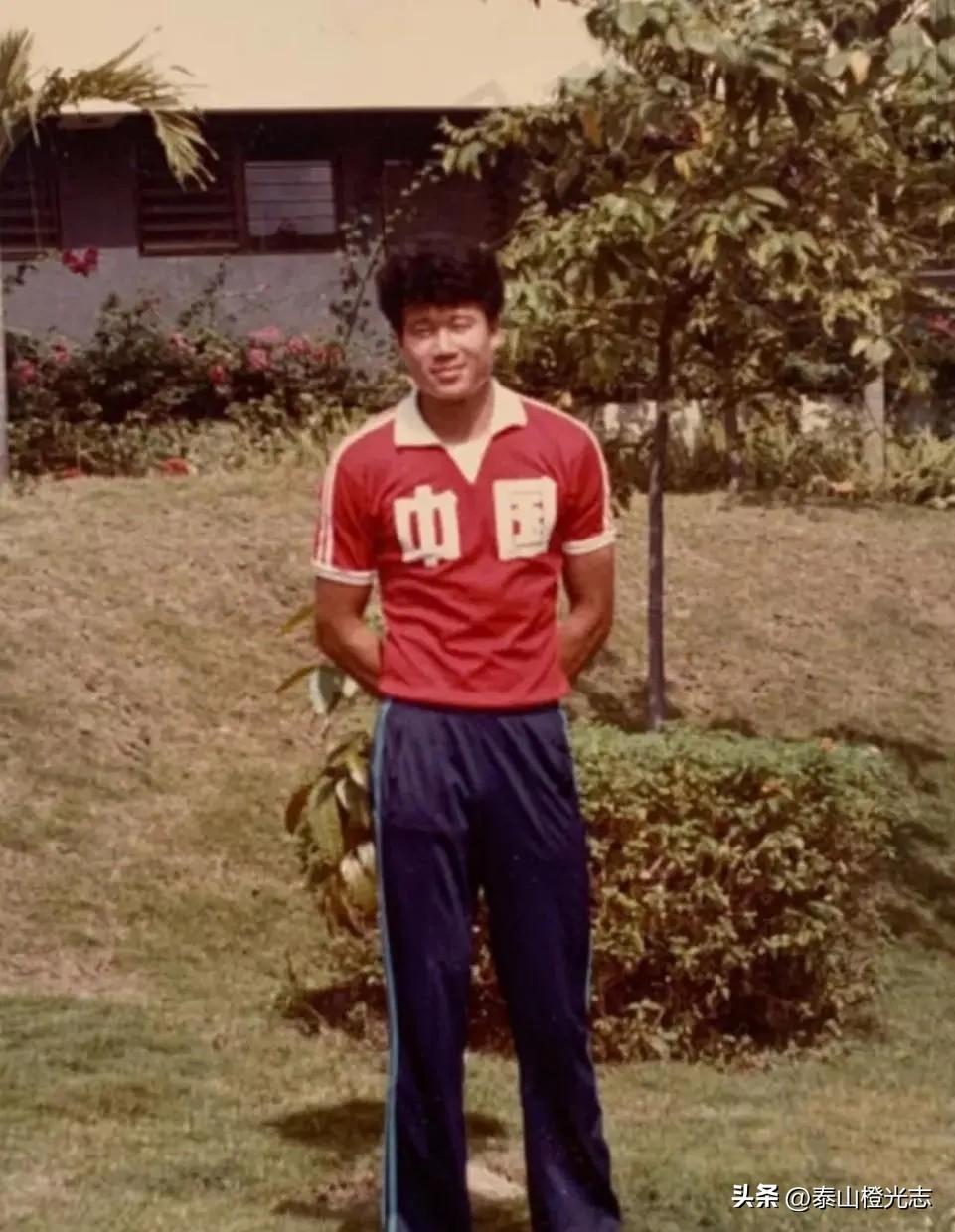 94甲A泰山第五，全靠这位33岁老将救火🔥
很多老球迷记得1994甲A元年，济