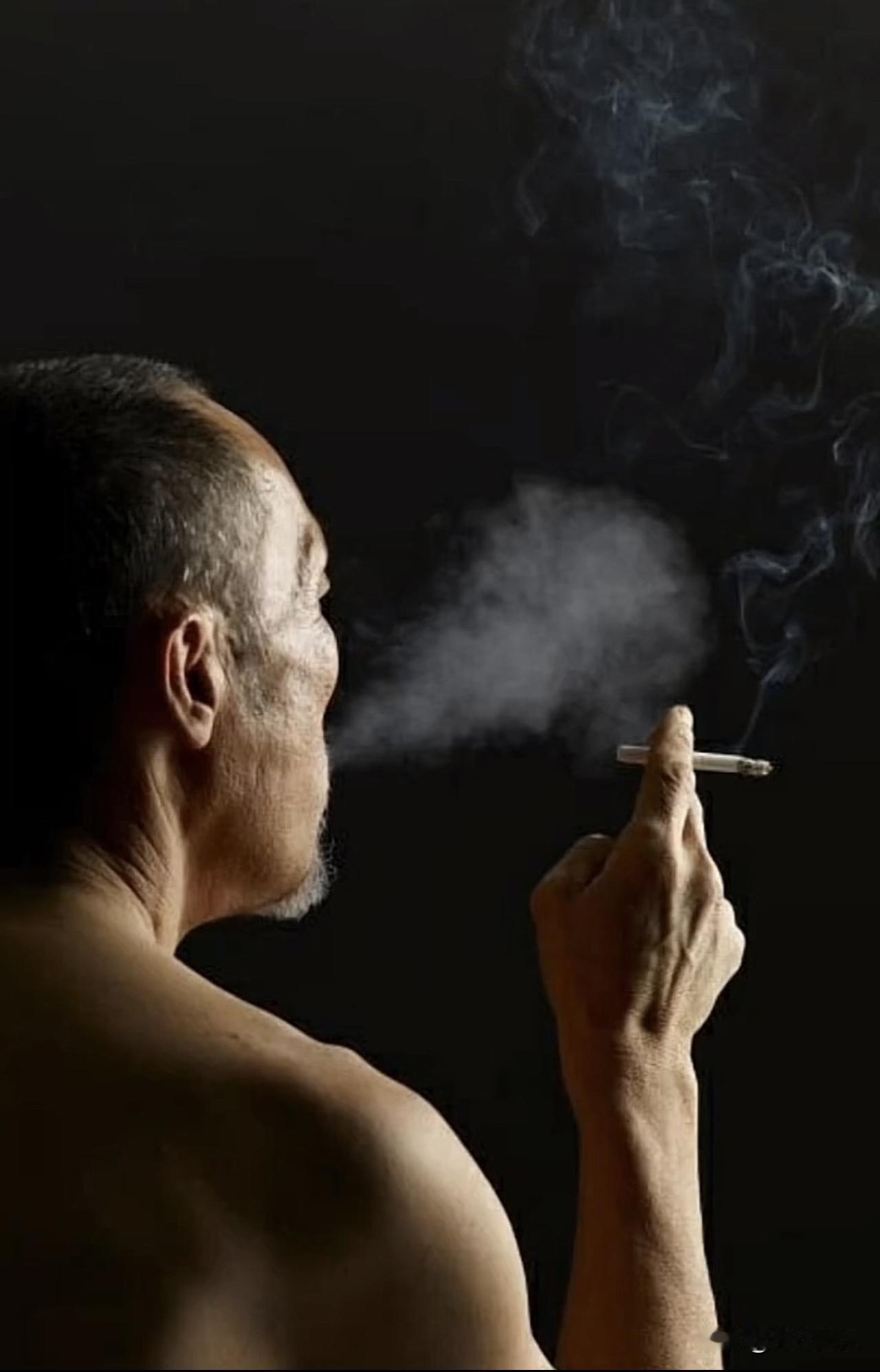 人在低谷的时候，你看到的一切才都是真的。

“未曾失败先傲娇，低谷便知人间冷”，