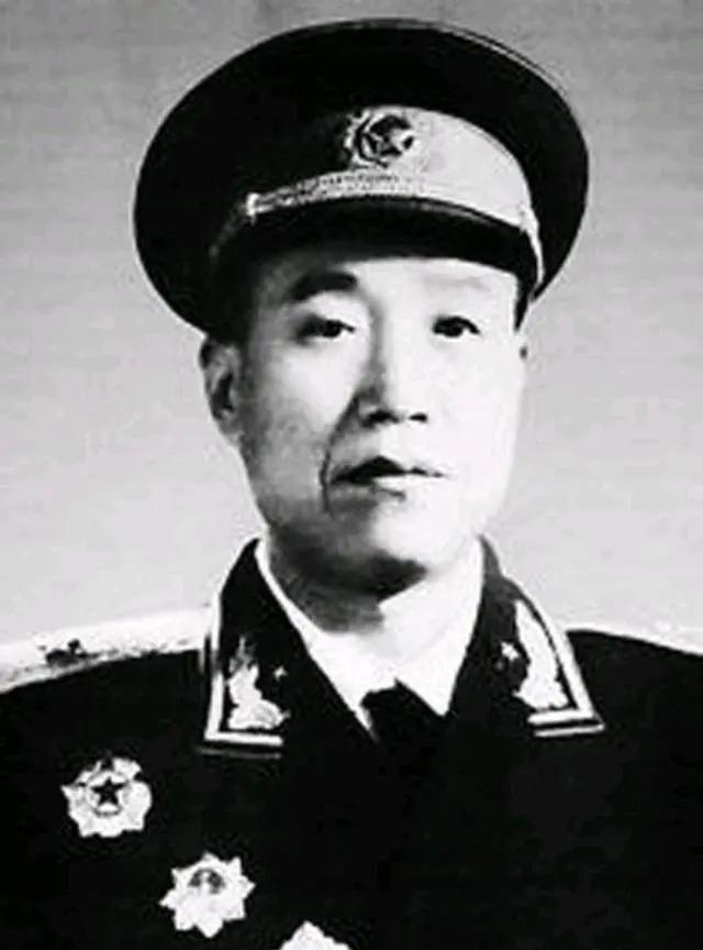 肖全夫（1916年-2005年），汉族，出生于安徽省金寨县，1929年加入中国共