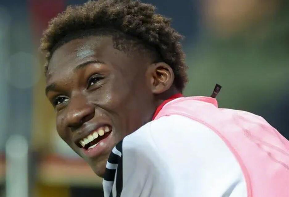 【皇马曼联切尔西等争不来梅18岁中卫库利巴利，转会费5000万】据德国天空体育报