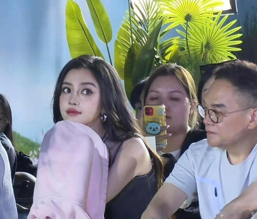 Angelababy直播时的照片真好看，美得让人心动 