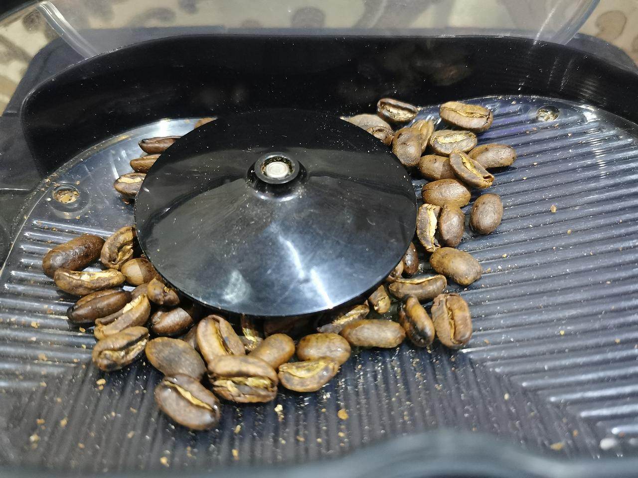 今日冬至

千古风流八咏楼，
江山留与后人愁。

水通南国三千里，
气压江城十四