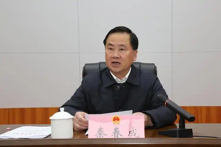 靴子落地，秦春成被查。秦春成4月份从河池卸任，随后赴政协任职，但在其任命之后未再