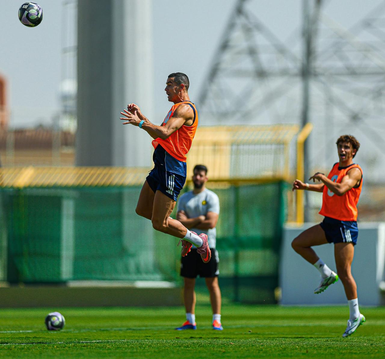 C罗，即将年满41岁的霸道总裁，弹跳力依然这么好

1958年2月出生的C罗，已