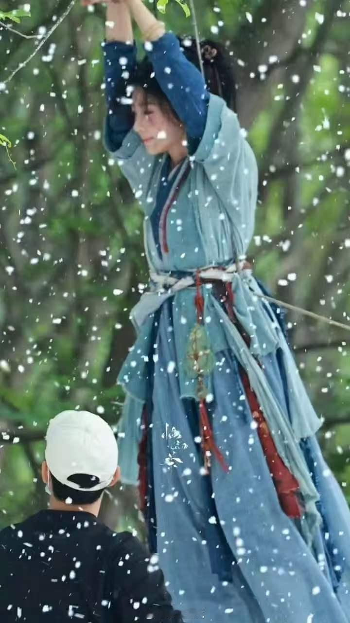 卢昱晓新剧蒲草型女主 南衣这个人设真的绝了，不是什么天生的大女主，就是乱世里偷东