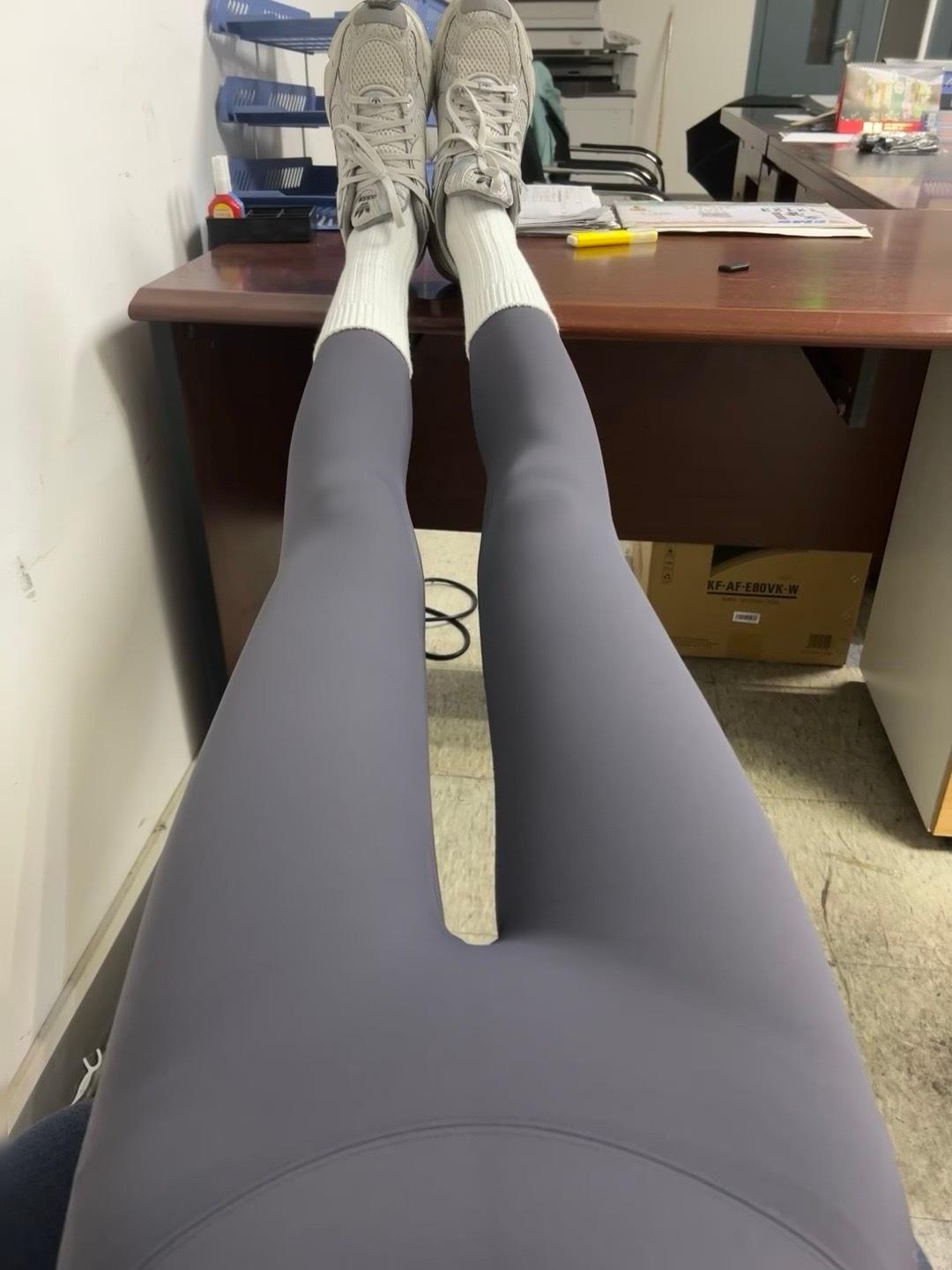 一周穿三天！这条适合早八穿的鲨鱼裤泰顶了不是很会拍照，这条鲨鱼裤我没有拍出来它的