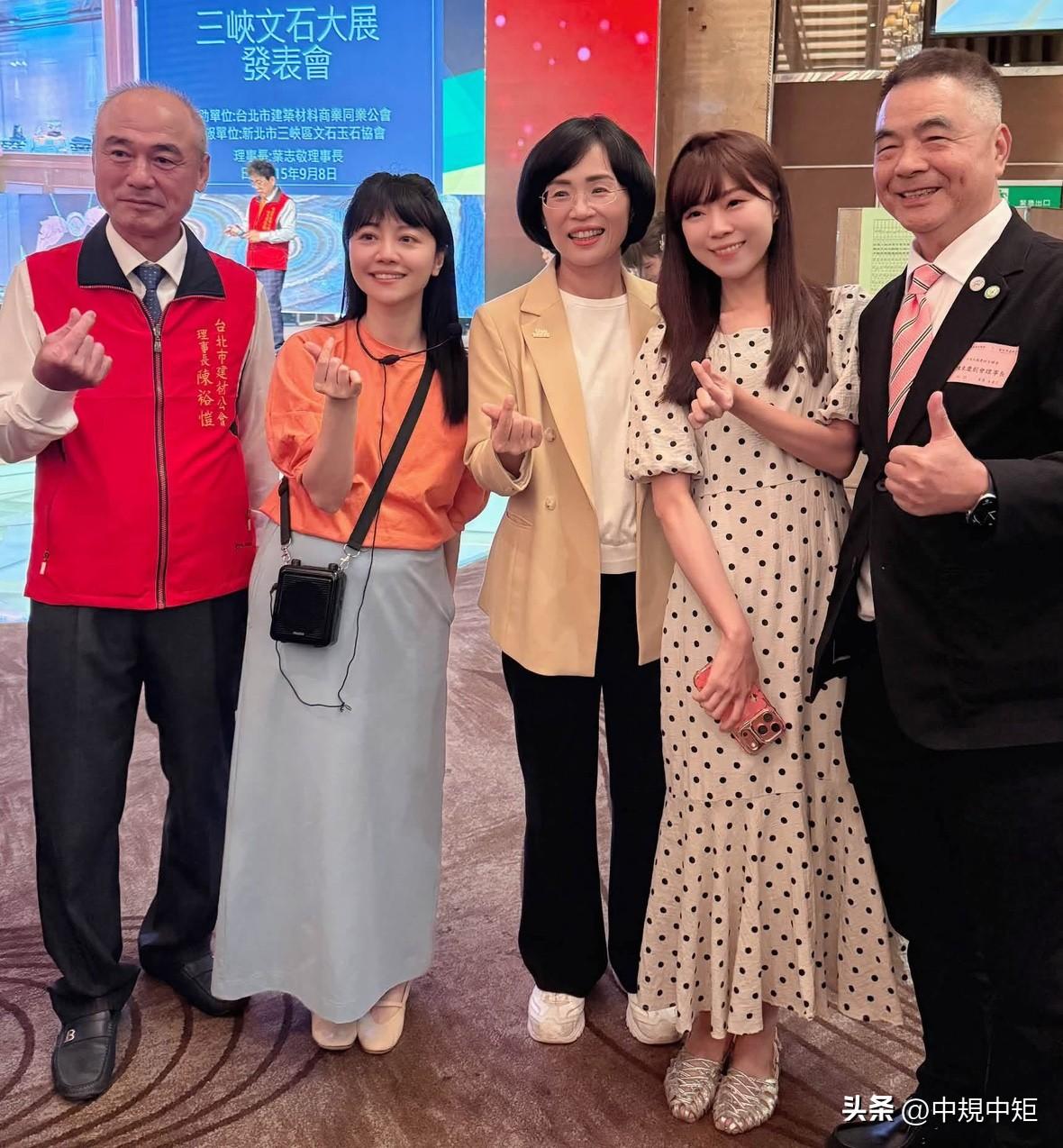 民进党前立委高嘉瑜今（8日）在社媒发文表示，晚上行程继续冲冲冲，为新北市长参选人